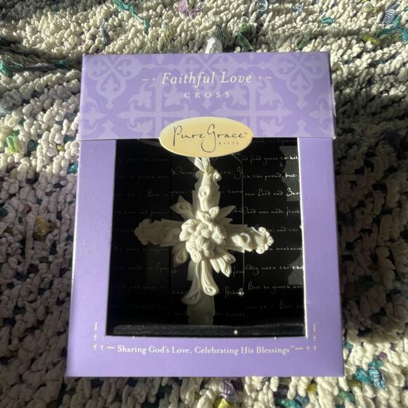 Pure Grace Faithful Love Cross Ornament Religious Home Decor White Floral NEW - Picture 1 of 8